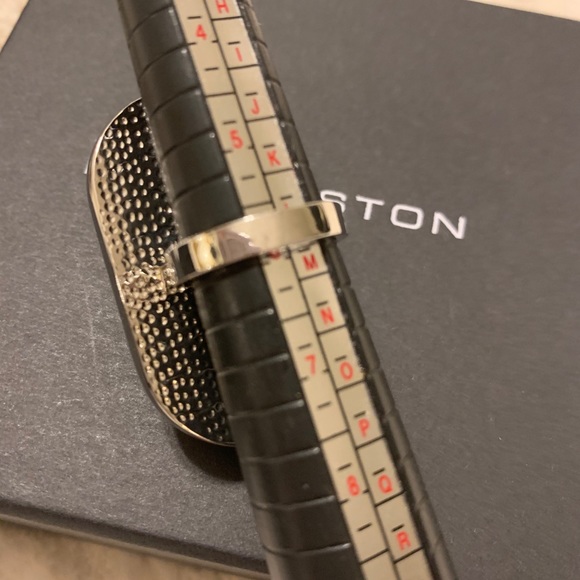 Cabochon Ring - Picture 9 of 9